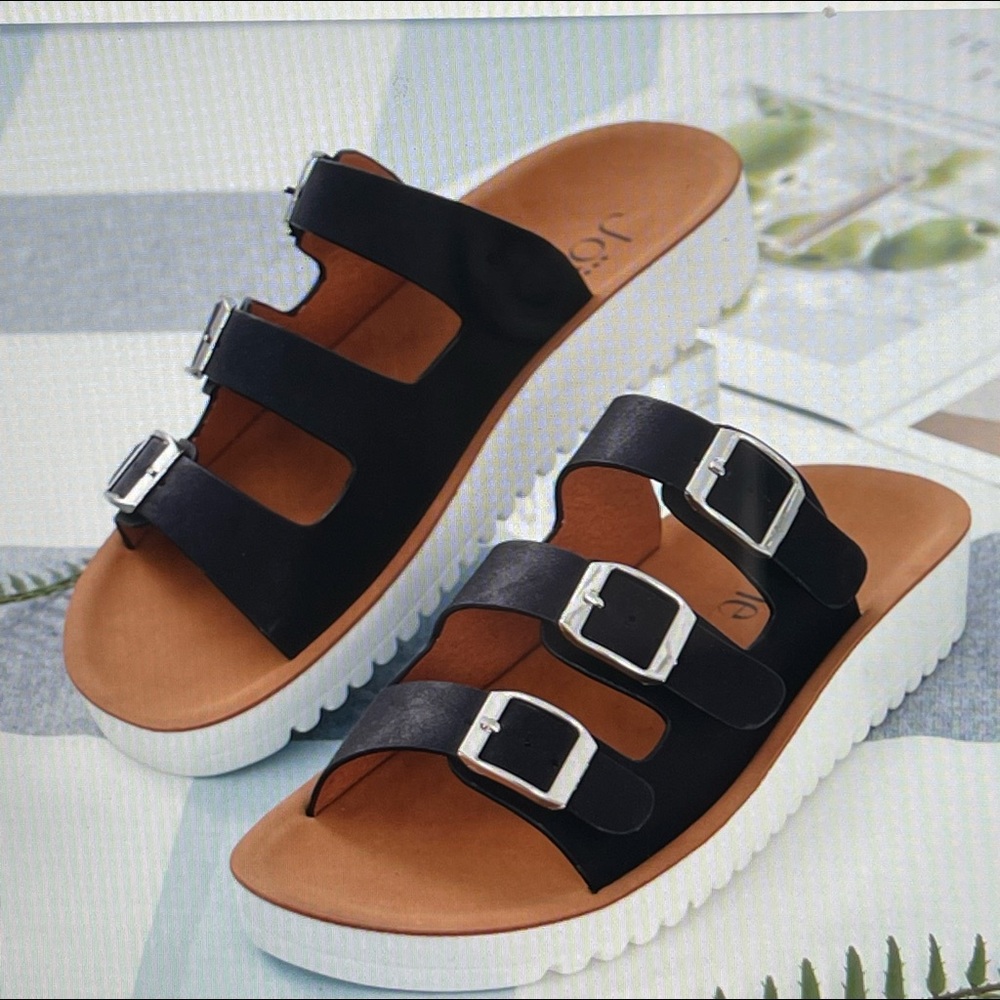JOVIE SANDALS WITH DESIGNER ADJUSTABLE BUCKLE STRAPS